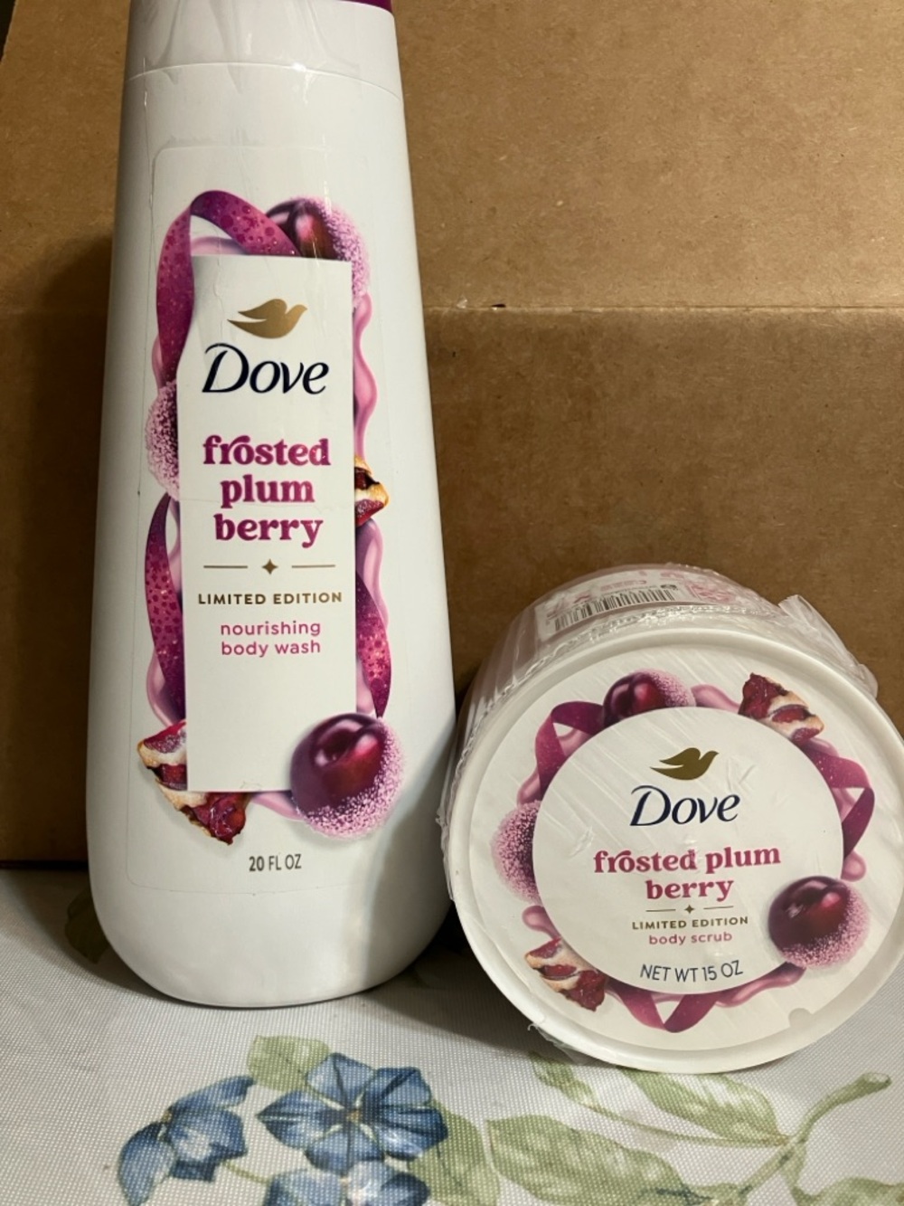 Dove Frosted Plum Berry set-Nourishing Body Wash & body scrub
